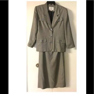 LORD & TAYLOR Suit Skirt Sz Petites 8 Straight Skirt & Blazer Vintage